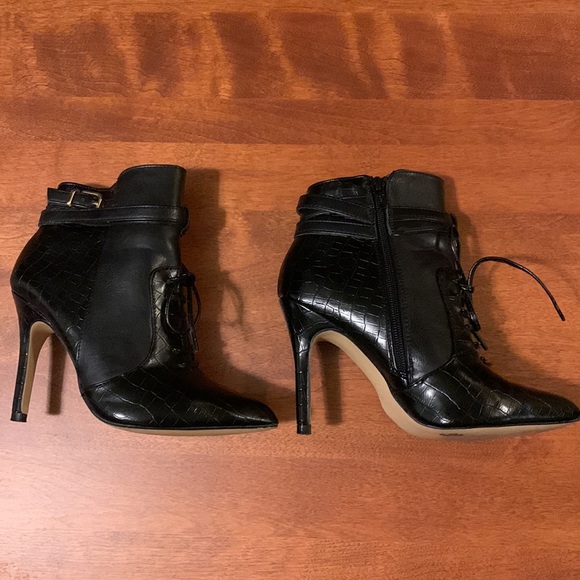 Black heeled booties, 4 inches, size 6 - Picture 2 of 6